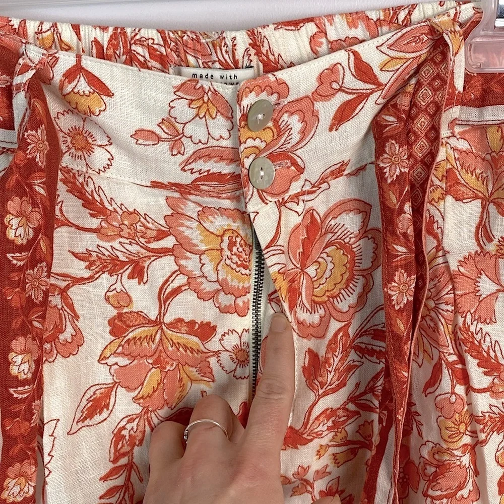 Rachel Zoe 100% Linen Shorts with tie belt European Flax size Medium